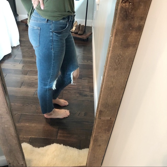 Old Navy rockstar mid rise size 10 distressed jean - Picture 1 of 7
